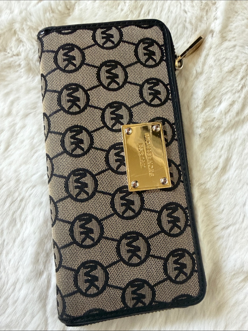 Michael Kors Beige and Black Logo Plaque Zip Wallet